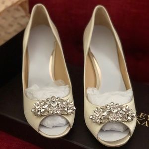 NIB Badgley Miskha 7.5